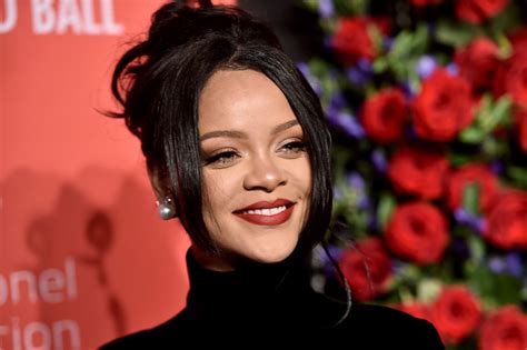 Rihannas Career Depicted In Photos For Upcoming Book