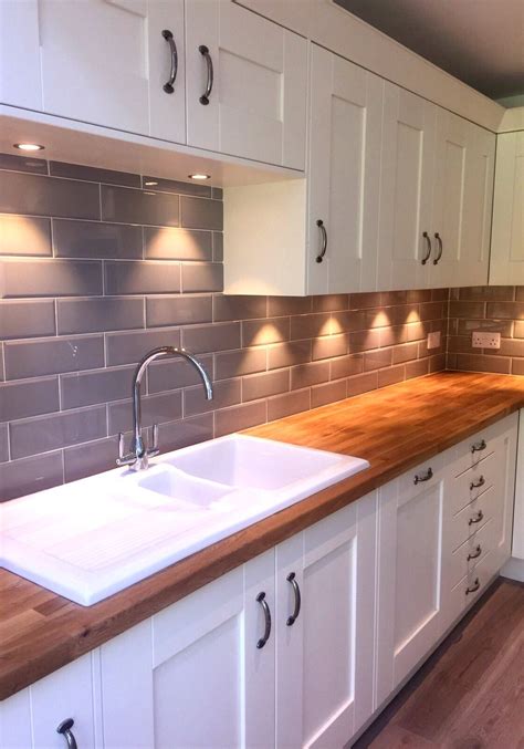 As the uk's leading online kitchen worktop specialist, worktop express has a wide selection of surfaces available to suit. Our Edge Grigio tiles look lovely in a cream kitchen with ...