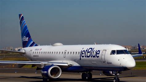 Jetblue Cuts 1280 Flights In First Weeks Of January The Daily Wire