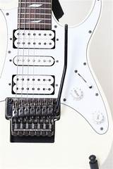 Pictures of Ibanez Universe White