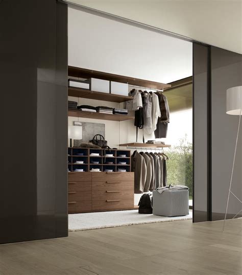 Comprehensive list of the latest and best wardrobe designs for bedrooms. Bedroom Closets and Wardrobes