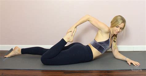 7 Easy Quad Stretches To Release Tightness Fitness