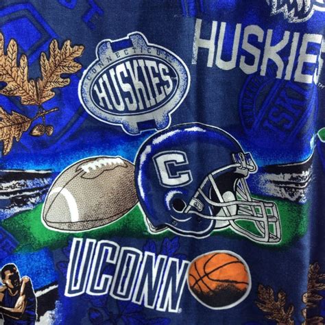 Uconn Connecticut Huskies Basketball Football Ncaa Sports Mens Hawaiian Xl Shirt Ncaa