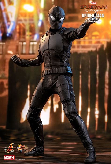 Did you expect a stealth suit to have bright colors? Hot Toys Spider-Man Far From Home Spider-Man Stealth Suit ...