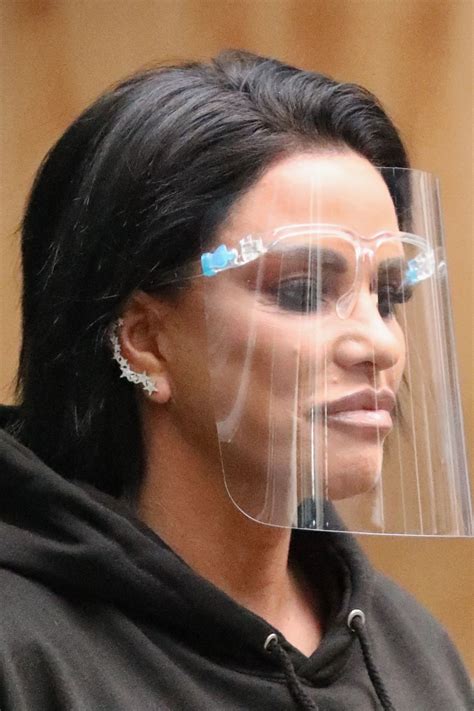 Could 2021 officially be the year of katie price? KATIE PRICE Leaves a Hair Salon in Leeds 03/10/2021 ...