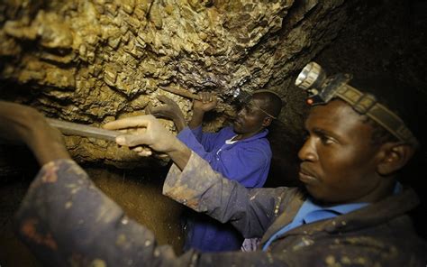 950 Gold Miners Trapped Underground In Safrica