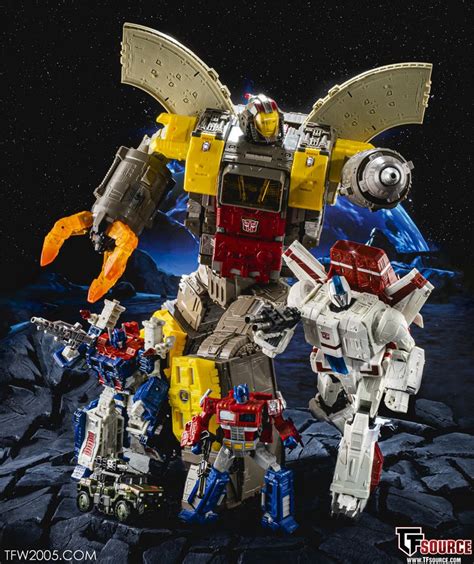 Titan Class Omega Supreme Transformers War For Cybertron Siege