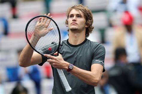 Tsitsipas played extremely well in the first two sets with superb defending and stinging counterattacks. Zverev e Tsitsipas avançam às oitavas na Basileia; Sock ...