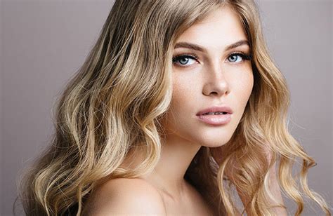 13 Blonde Hair Pictures From Real Stylists