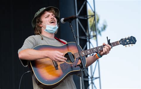 Mac Demarco Shares Cover Of Bing Crosbys Ill Be Home For Christmas