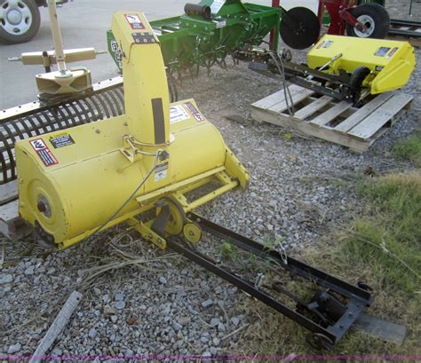 1994 John Deere 42" snow blower in Hays, KS | Item A3777 sold | Purple Wave