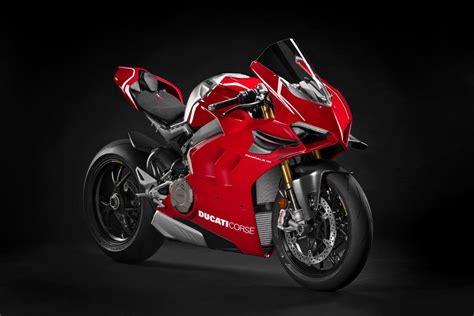 la ducati panigale v4r es una moto de carreras para la calle