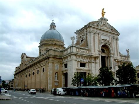 Базилика Санта Мария дельи Анджели Ассизи La basilica di Santa Maria