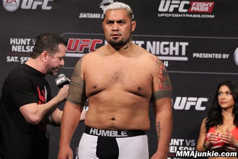 Ufc Fight Night 52 Results Mark Hunt Becomes First In Ufc To Ko Roy Nelson Mma Junkie