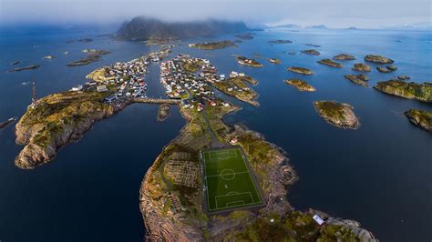 Henningsvaer Islands Lofoten Norway Windows Spotlight Images Shijuewuyu
