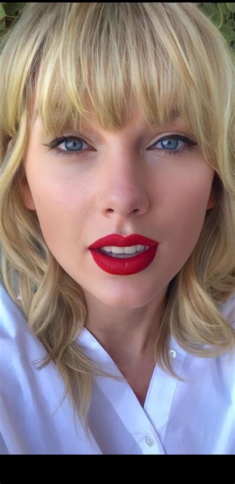 Sexy Taylor Swift Selfie Stunning Lips Red Lipstick R Celebrityselfies
