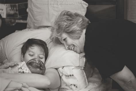 20 Raw Pics Of Mothers Helping Daughters Give Birth