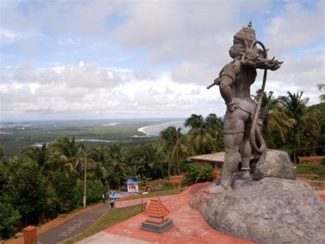 Top 10 Magnificent Statues And Sculpture In Kerala