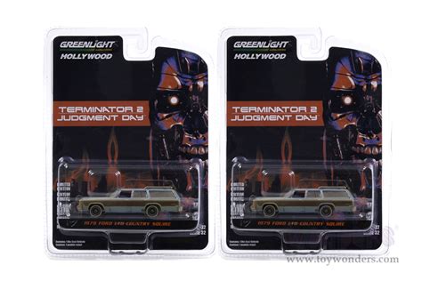 Greenlight Hollywood Series 32 1979 Ford Ltd Country Squire With