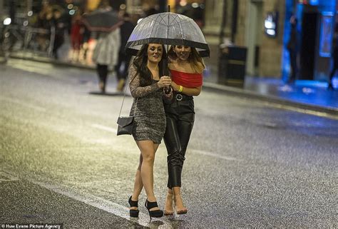 Revellers Hit The Pubs And Clubs For Pre Christmas Drinks Daily Mail Online