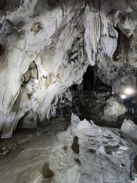 Cave Formations Stock Image Image Of Limestone Cave 32494235