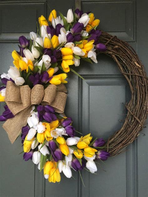 30 Fascinating Spring Wreath Design Ideas For Front Door