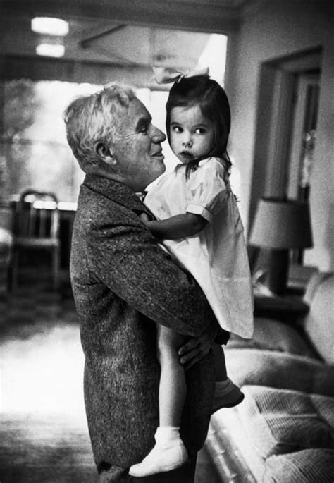 Usa California Hollywood 1952 Charlie Chaplin With His Daughter