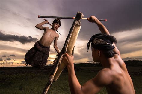Mengenal Peresean Tradisi Adu Ketangkasan Suku Sasak Pulau Lombok