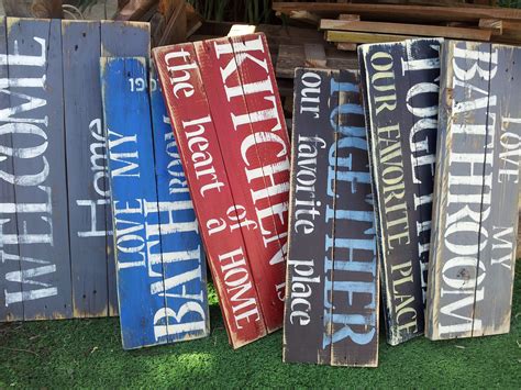 Signs Made Out Of Pallet Wood Pallet Ideas Pallet Wood Pallet
