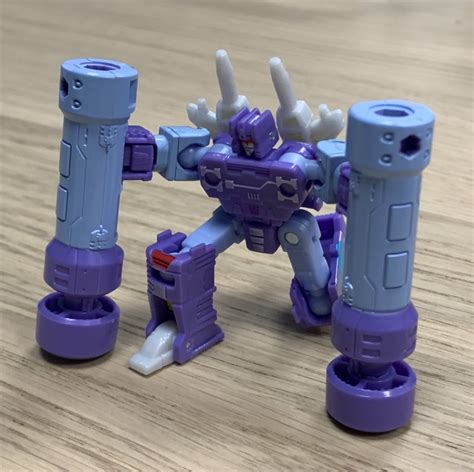 Transformers Studio Series Core Class Rumble In Hand Images