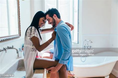 Pareja Ducha Fotografías E Imágenes De Stock Getty Images