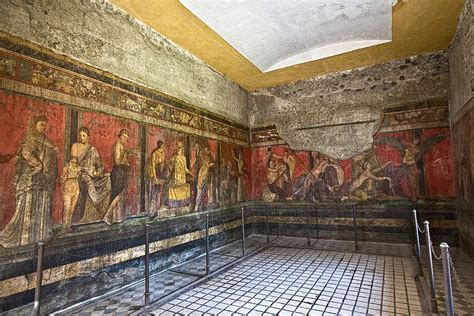 Photo Frescoes In The Villa Dei Misteri At Pompeii