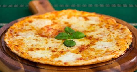 Quante calorie ci sono in un trancio di pizza? Pizza fatta in casa: 12 errori che facciamo spesso