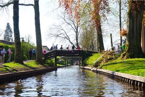 Exploring Giethoorn The Dutch Water Village Techraveller Unveiling