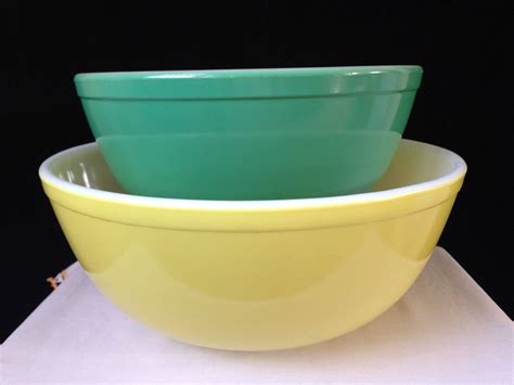 Pyrex Primary Colors Mixing Bowls Nesting Bowls Set Of 2