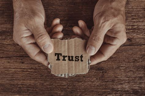 Trust Issue Tanda Tanda Dan Cara Menanganinya Jurnal Jingga Riset