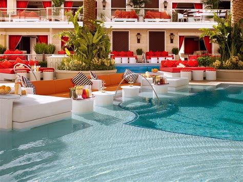 Encore Beach Club Couches Las Vegas Nightclubs And Pool Parties