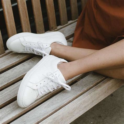 Classic White Sneakers Women Ar