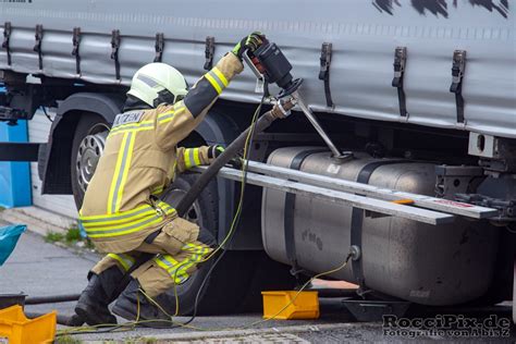 Feuerwehreinsätze ist eine flektierte form von feuerwehreinsatz. Feuerwehr Bautzen - Einsatz