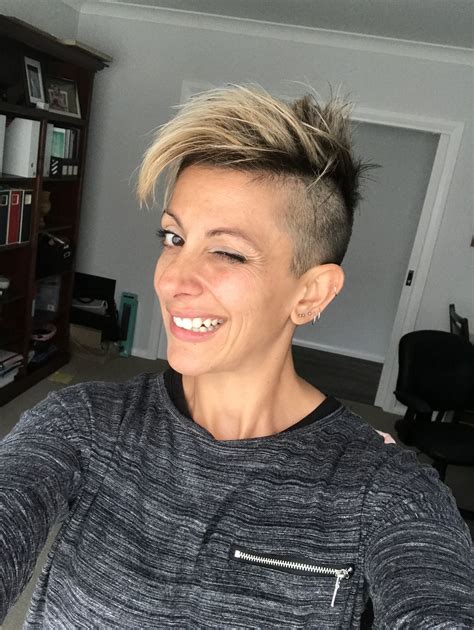 Short Razor Haircuts, Undercut Pixie, Hair Affair, Awesome Hair, Girl