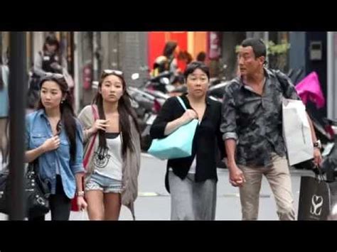 鍾鎮濤就好l蠢嘅，梁家輝就老屎忽，譚詠麟就鹹濕抽水。 pagesotherbrandwebsitenews & media websitejcvideos阿澤講鍾鎮濤梁家輝 鹹濕倫按摩博懵. 梁家輝牽老婆 雙胞胎女兒 超正遊台灣 - YouTube