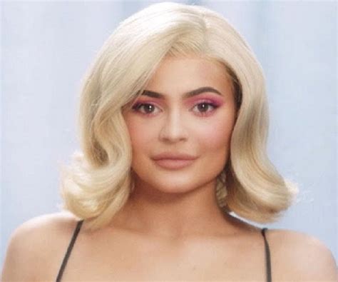 kylie jenner age in 2013 famous person
