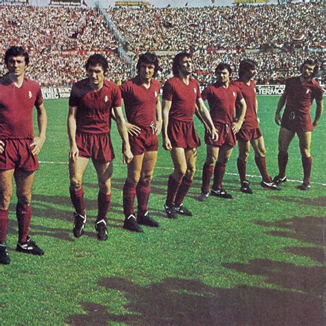 Ecco la rosa completa e aggiornata di tutti i giocatori della squadra di calcio del torino calcio. Torino 1975-76 Maglia Storica Calcio | Vintage Football Club