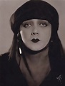 Barbara La Marr | Black and white movie, Silent film stars, Silent movie
