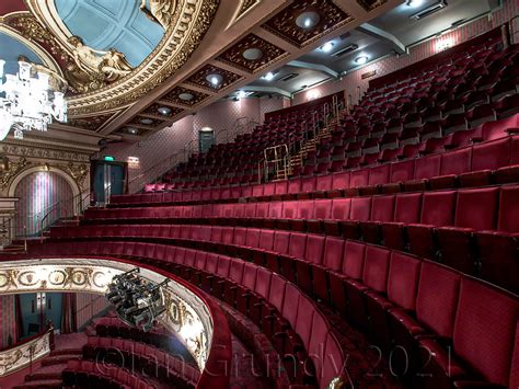 Queens / Sondheim Theatre 8264 | Queens Theatre London. Open… | Flickr
