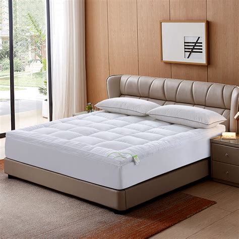 For those that are looking for a pillowy sleeping. SUFUEE Mattress Topper Twin 400TC Cotton Mattress Pad with ...