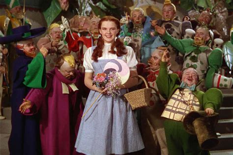 The best internet resource for quality pictures from the amazing classic movie the wizard of oz !!! Wizard of Oz: Judy Garland was 'molested by munchkins ...