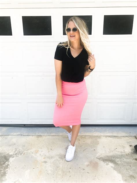 Pink High Waisted Ribbed Skirt Outfit With Black Tee And White Wedge