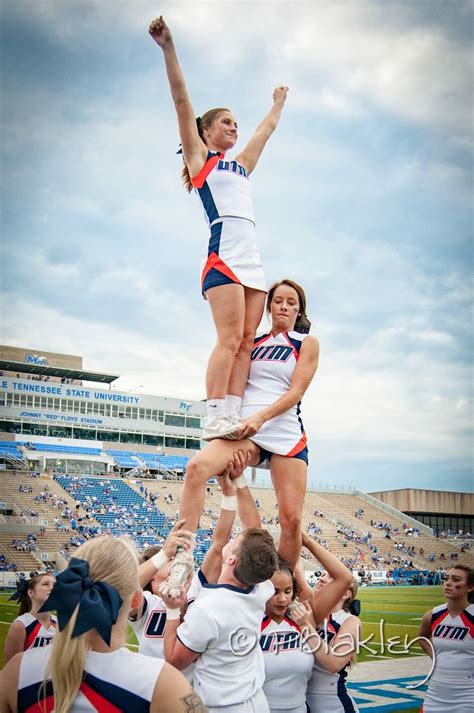 Pin By Jaya Baine On Cheerleading Cute Cheer Pictures Cheer Pictures