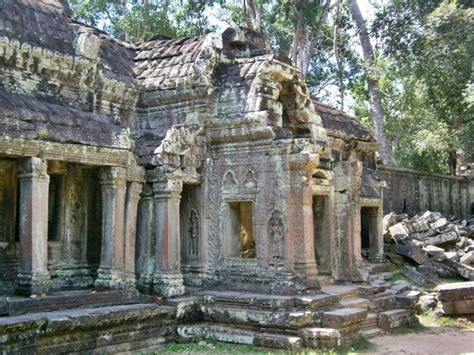 Angkor Wat Ruins 4 Joy And Journey